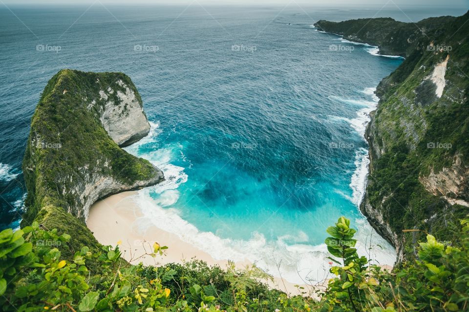 Kelinkging Beach on the Indonesian island of Nusa Penida boasts one of the most beautifully unique coastal landscapes found in South East Asia