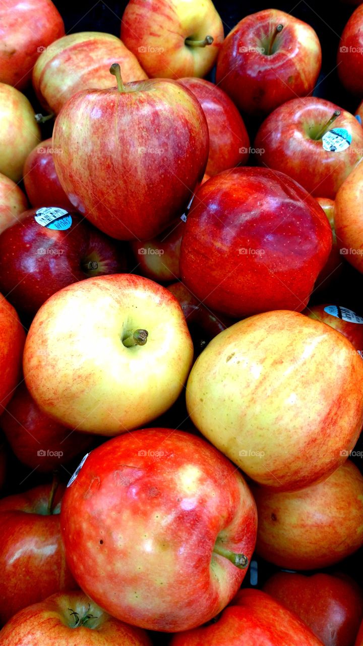 Fresh apples