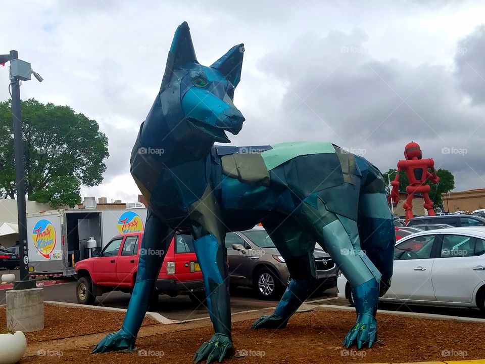 wolf sculpture