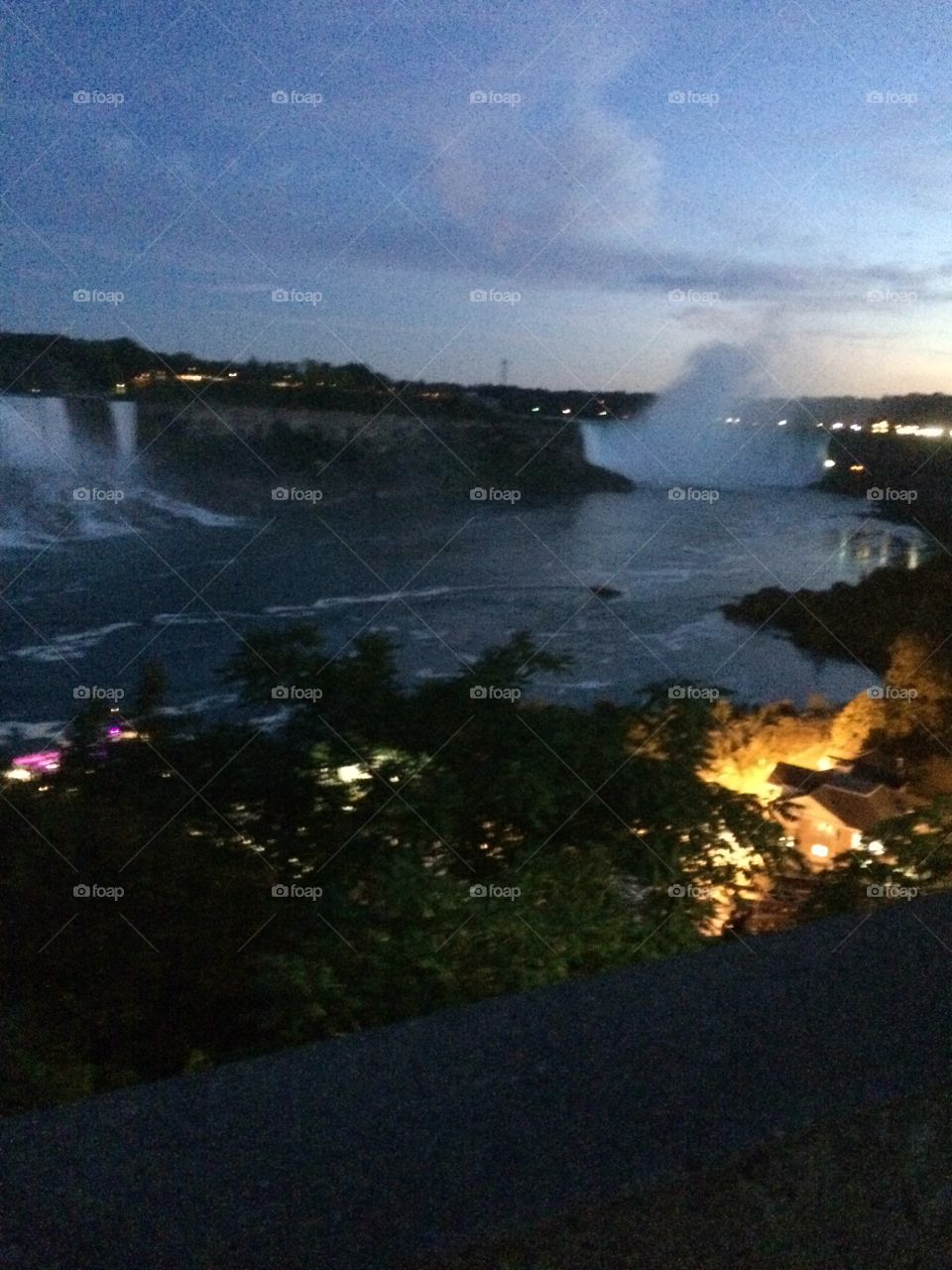 (Niagara) falls Niagara Falls