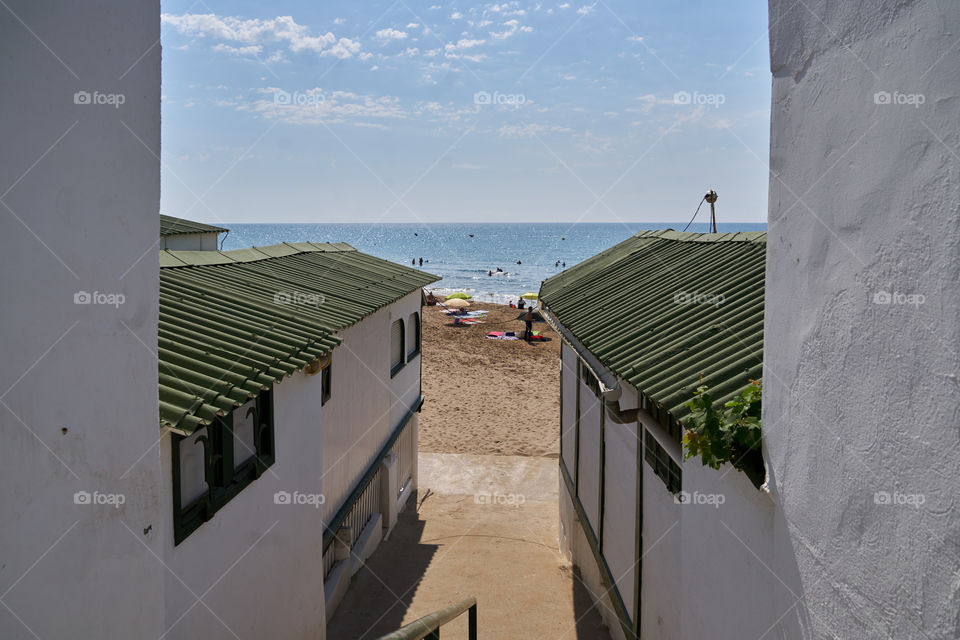 Playa del Garraf. Callejuela de acceso.