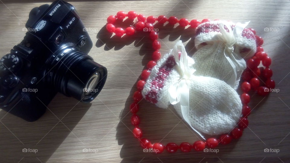 beads and camera