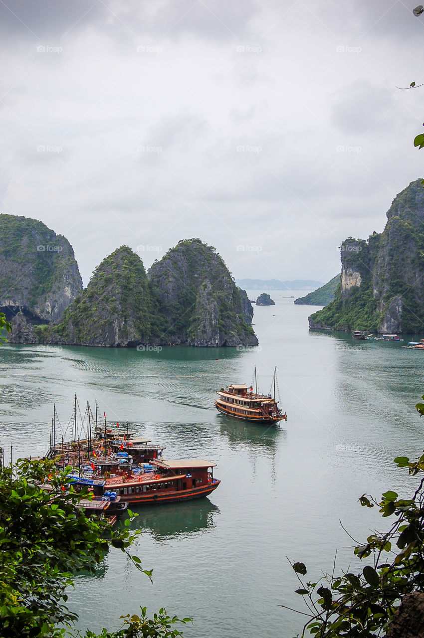 Ha Long Bay scenery