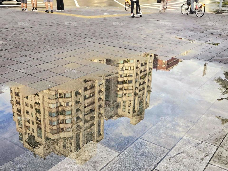 Buildings appear strangely on the ground