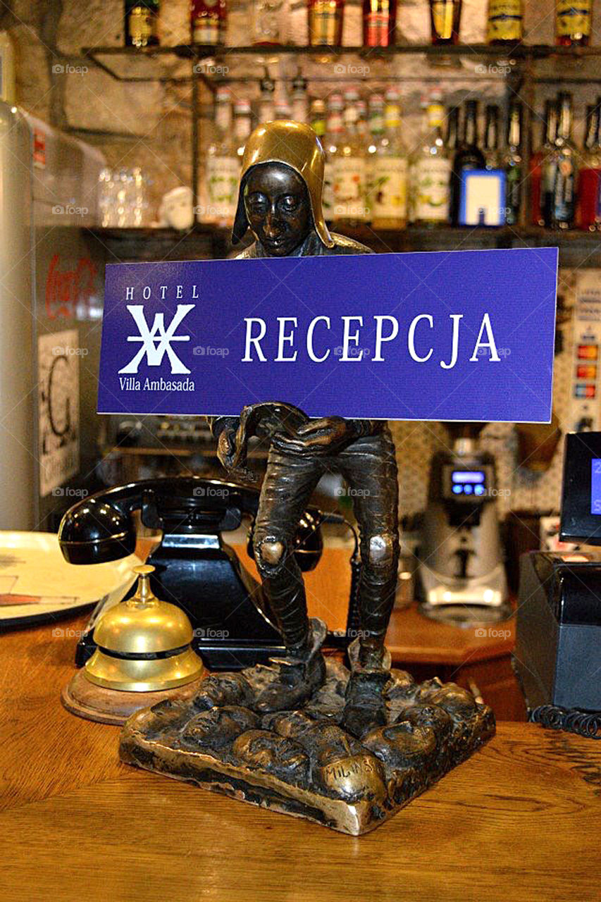 Reception statue