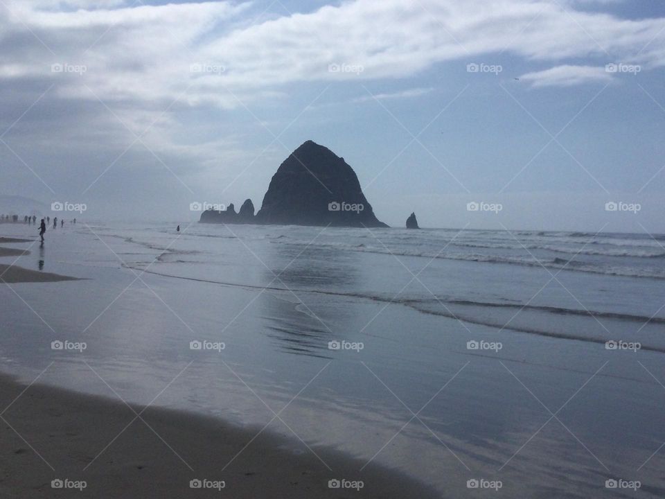 Haystack Rock in Cannon Beach, Oregon 