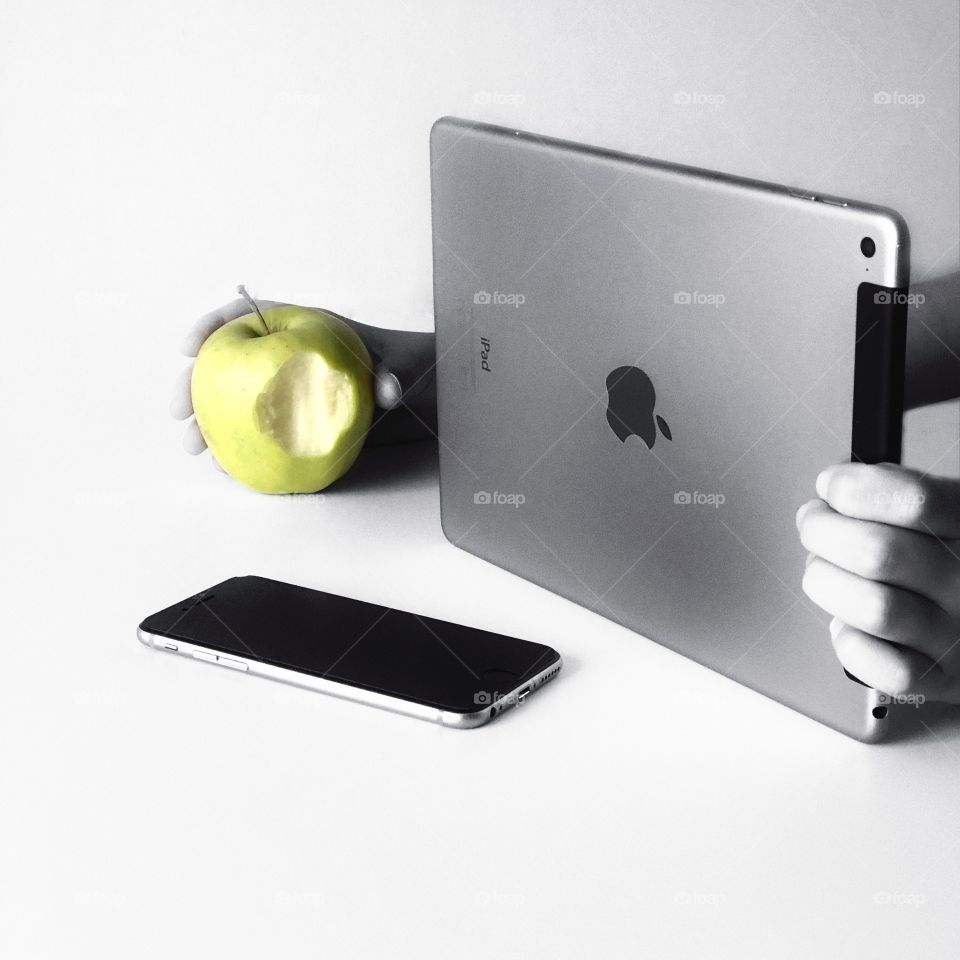 Green apple and Apple products 
