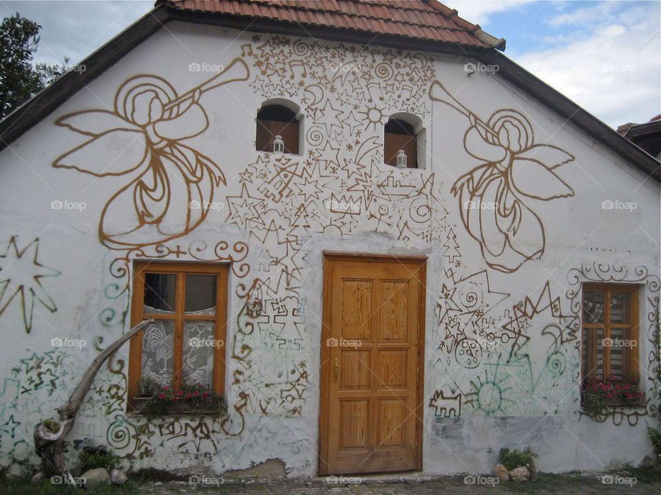 graffiti house building hungary by nvr