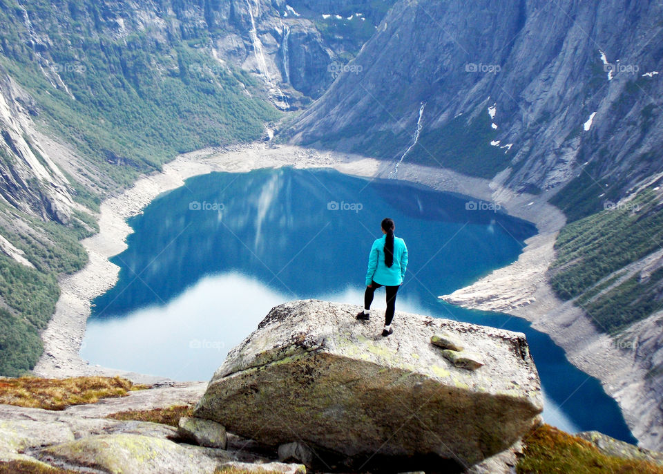 Trekking to Trolltunga