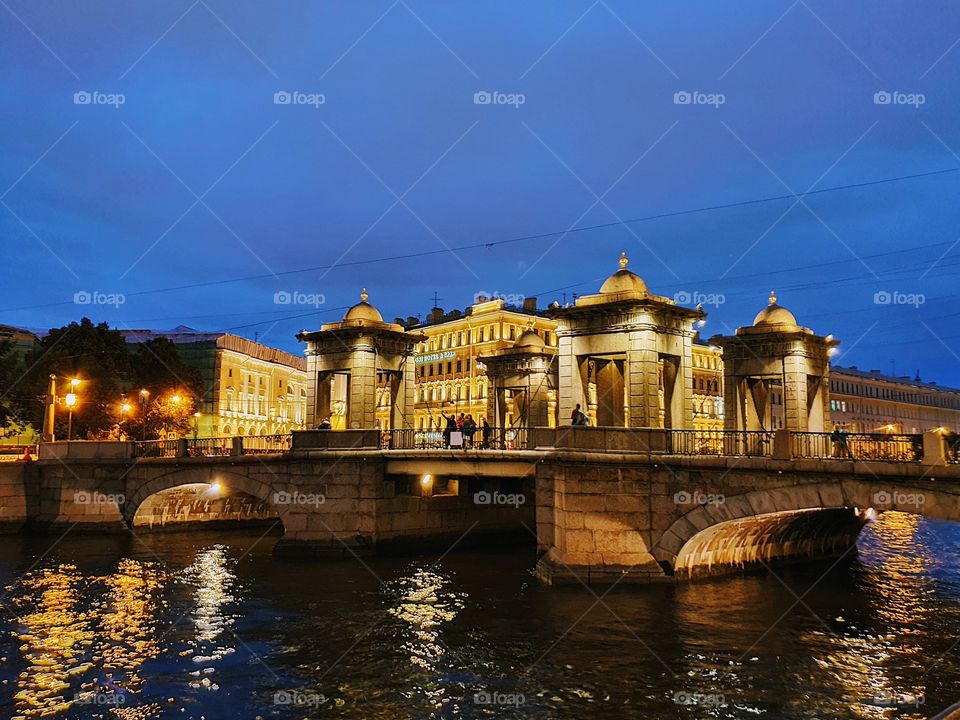 São Petersburgo noturna