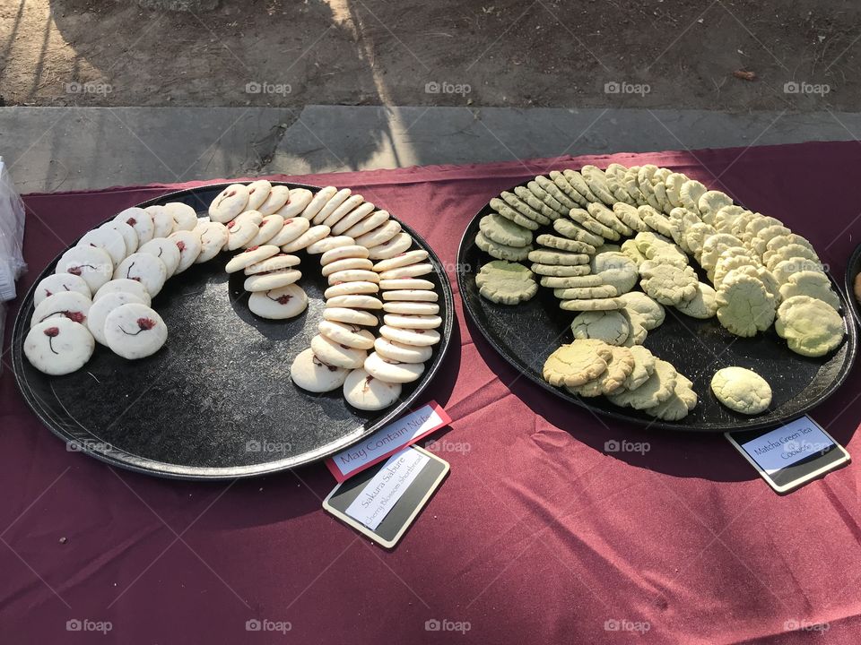 Delicious and fun-to-look-at Japanese cookies that are an absolute masterpiece. These extraordinary pastries are not your everyday snacks. One should eat them while they last.