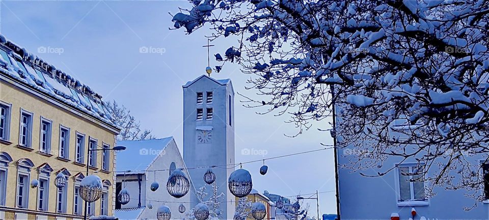 This is the „Christuskirche“ in „Straubing“, „Bavaria“, Germany, a beautiful protestant church built in the Twentieth Century but with the look and feel of much older traditional buildings. 2023. Hypnotic Productions