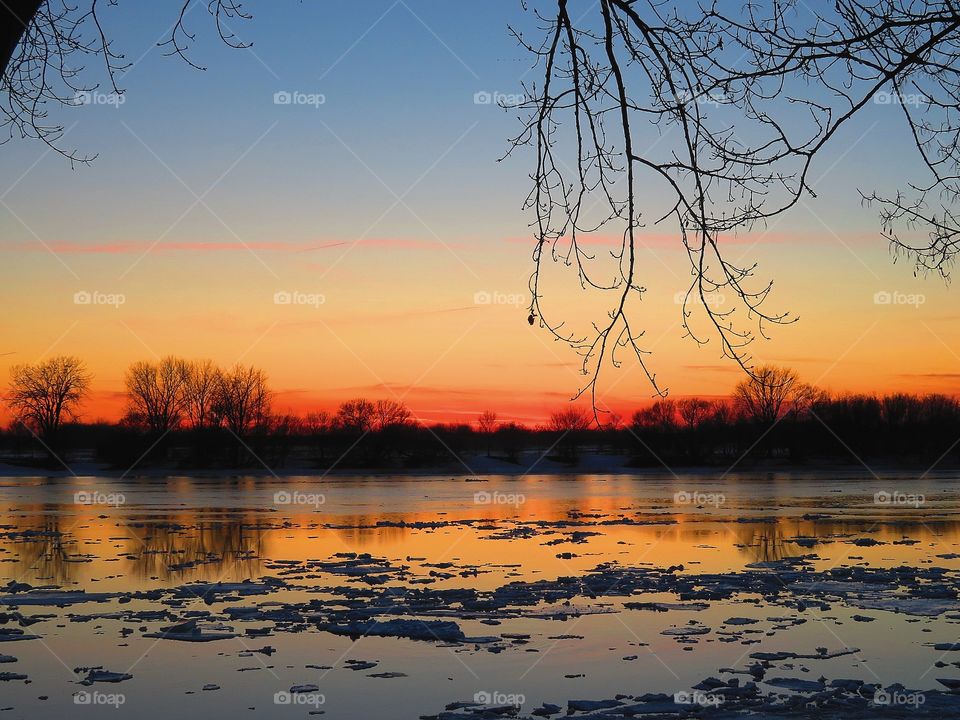 Sunset Boucherville Québec st Lawrence river 