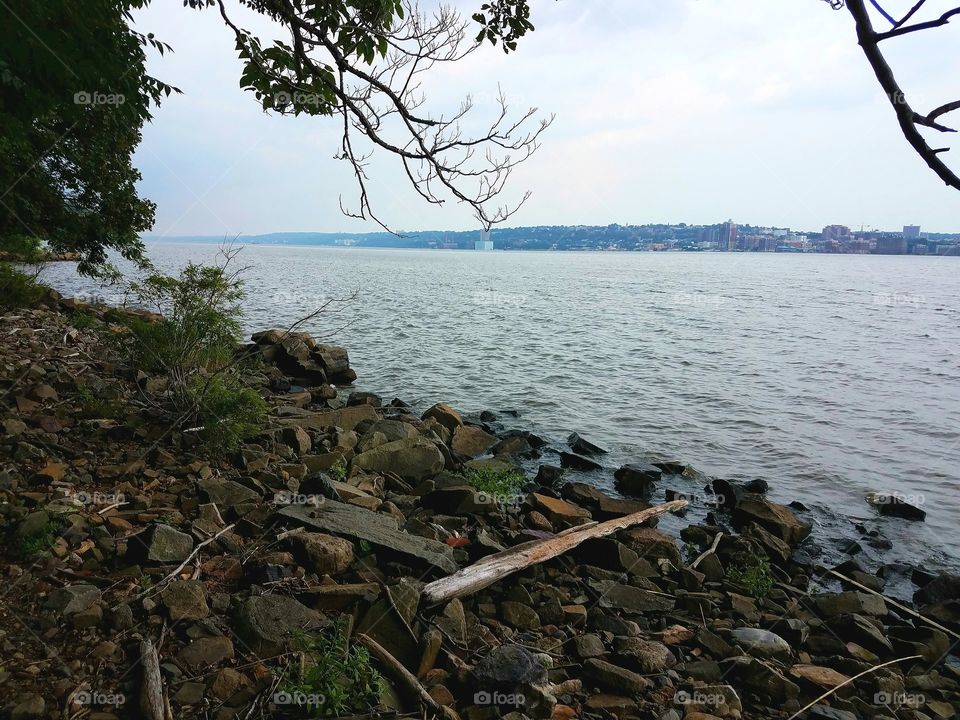 Palisades Alpine lookout shore point.