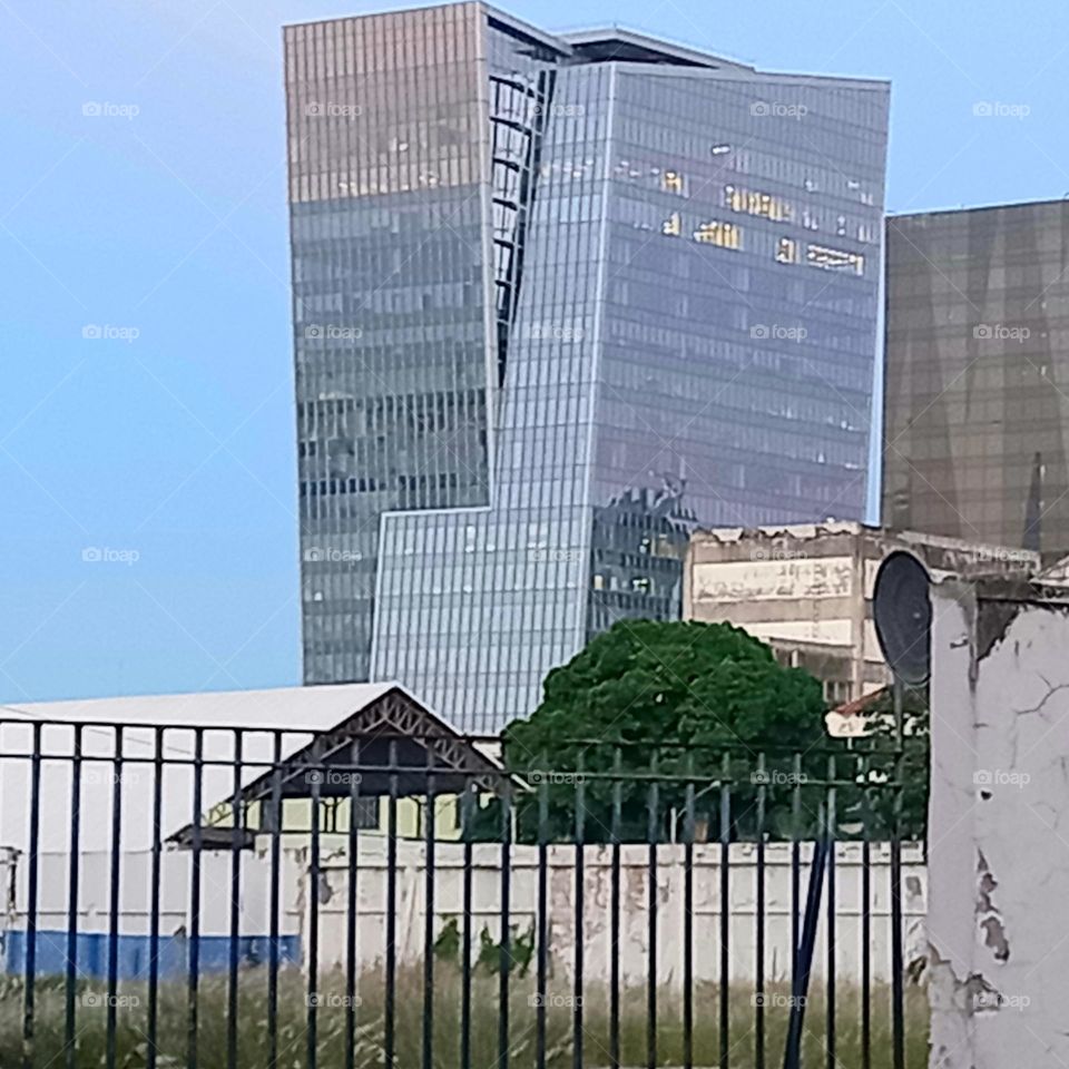 Em harmonia entre o céu e o asfalto