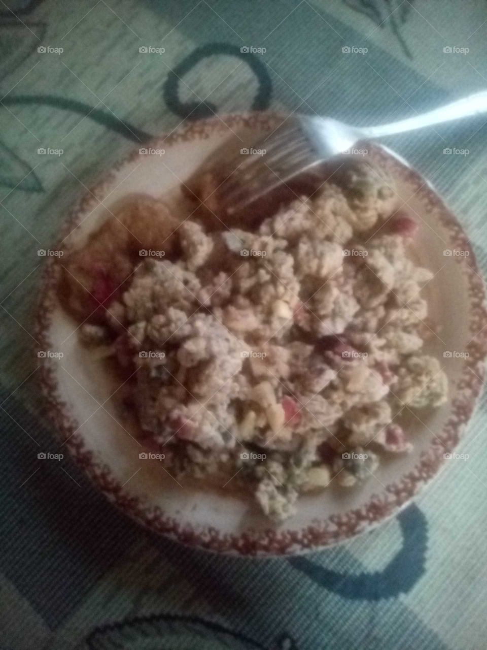 I can't escape this present when I see it on the table . could you please tell me if you could