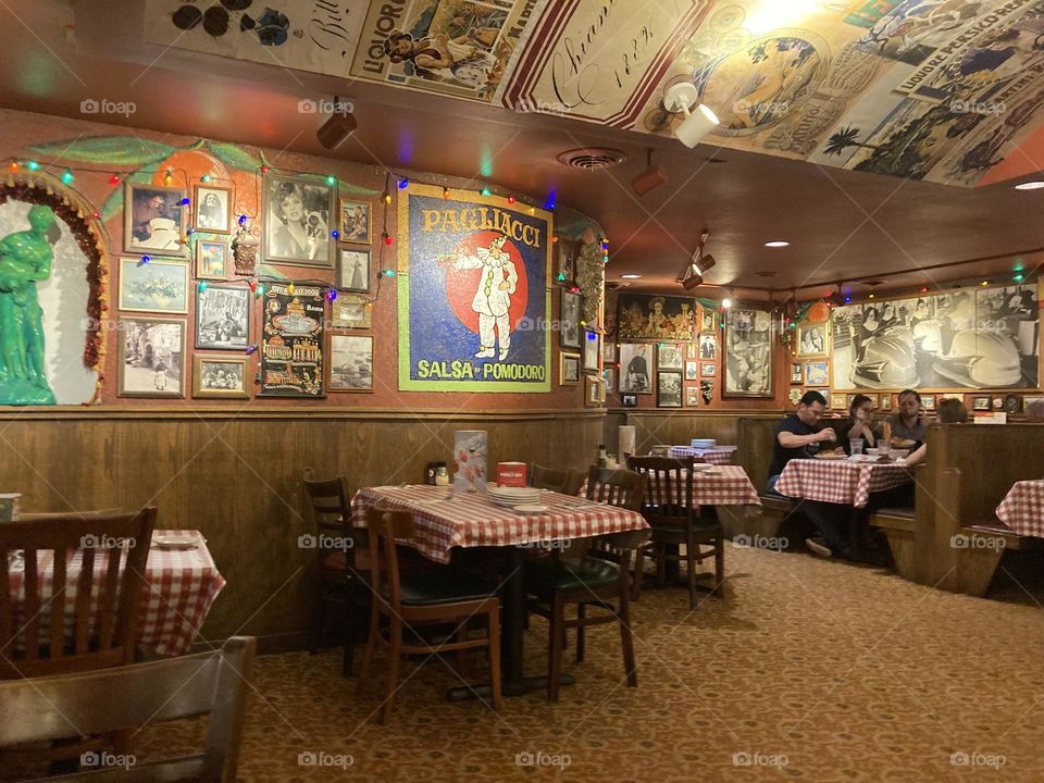 Inside buca di peppo