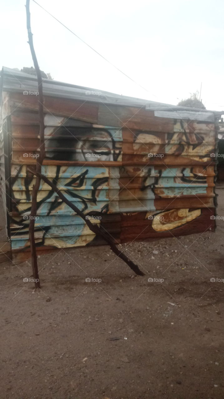 graffiti shack