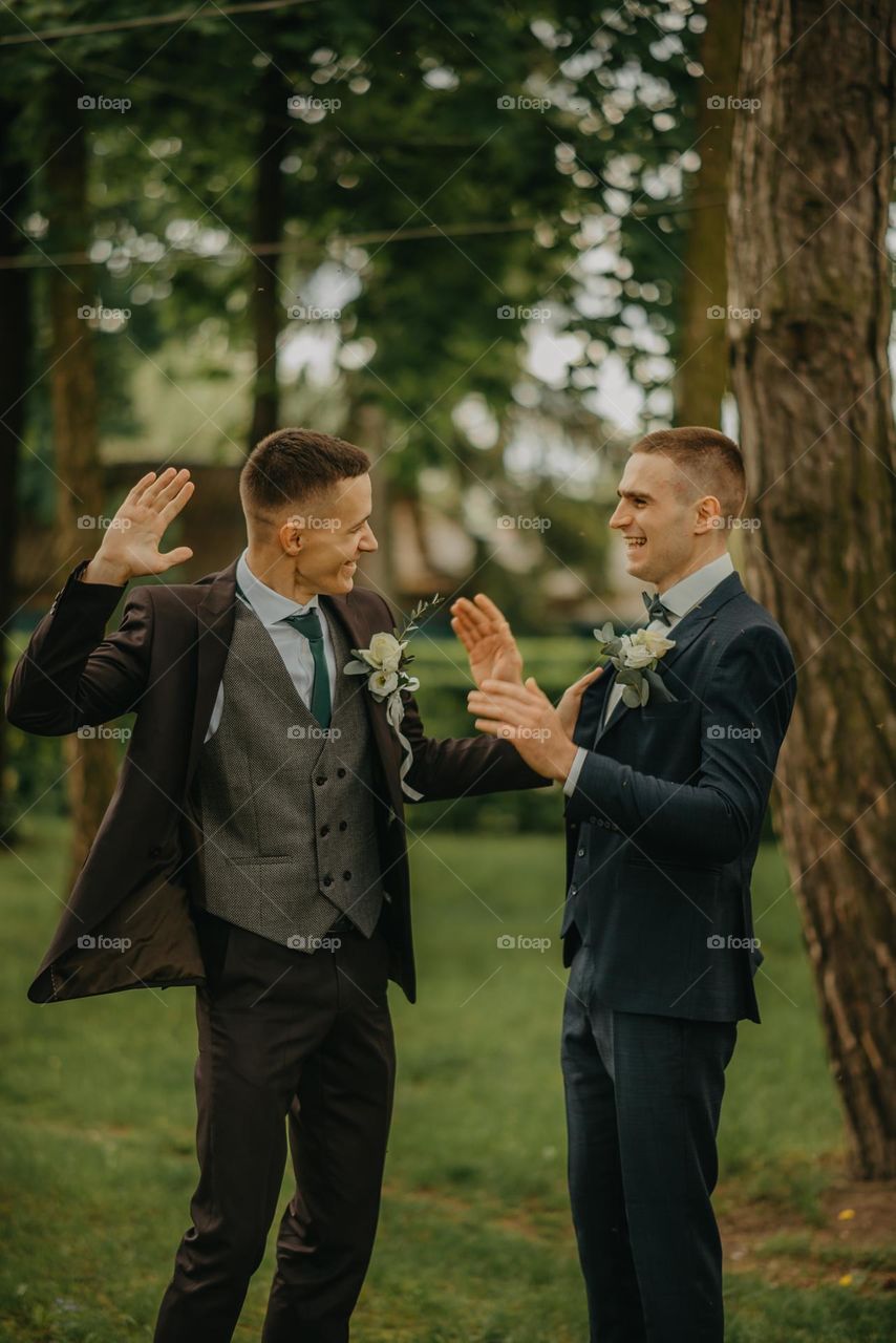 A surprise meeting of friends