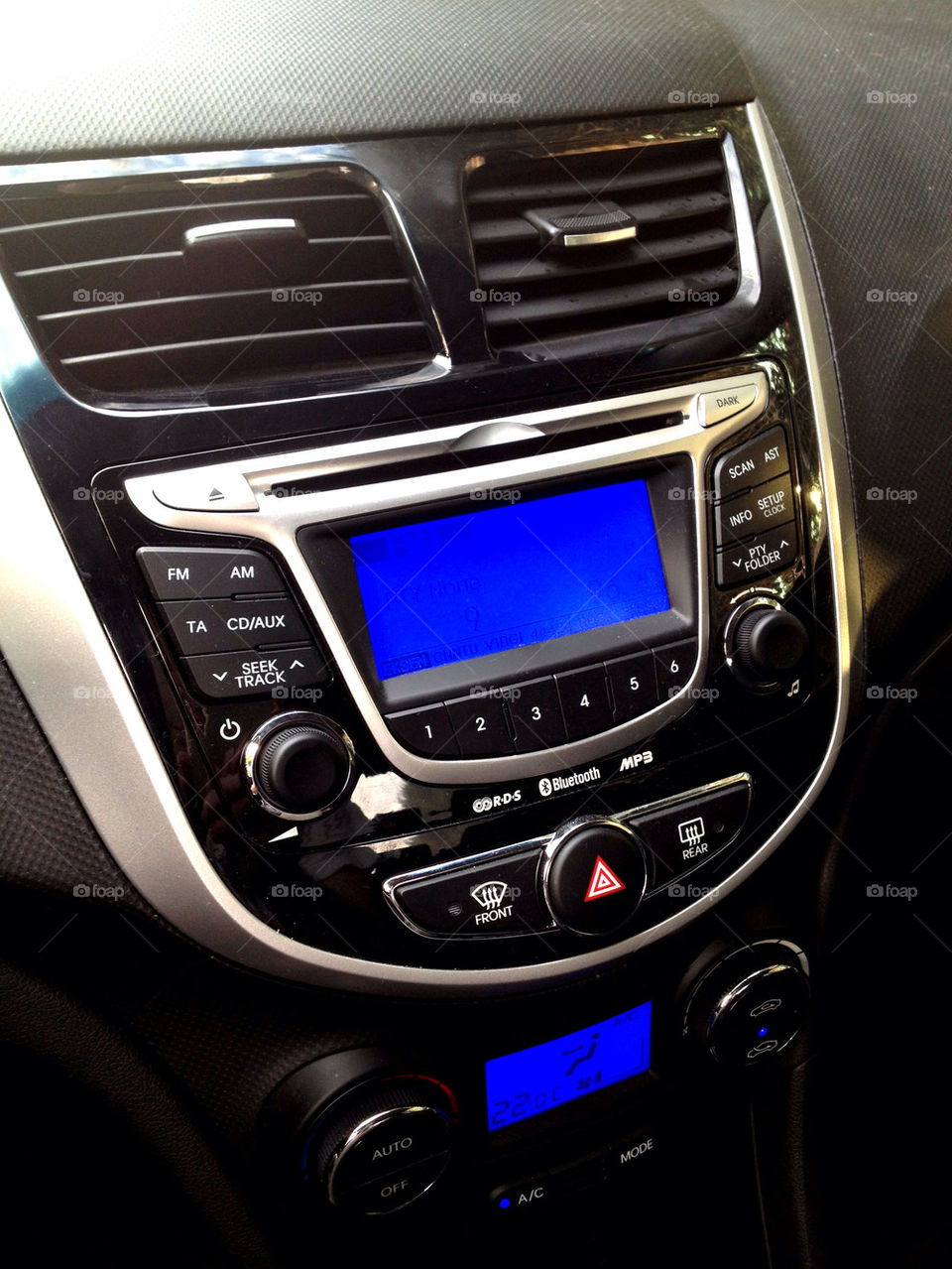car player radio button by linhof