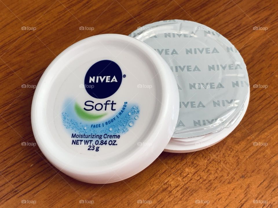 Nivea soft moisturizing creme