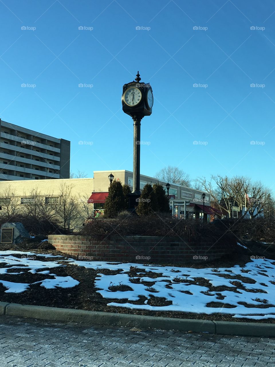 Roundabout clock