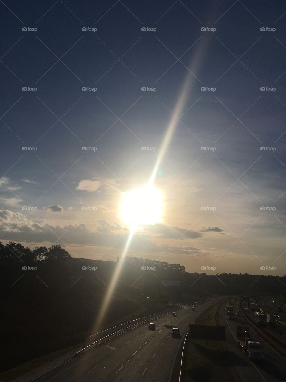 Já que a #chuva veio nesta quarta-feira e não há uma #paisagem bonita no #horizonte, fica o #sol da tarde de ontem substituindo a pose mobgráfica de hoje!
☀️ 
#natureza #paisagem #fotografia #inspiration #Jundiaí 