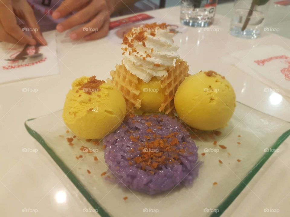 Durian ice cream with glutinous rice