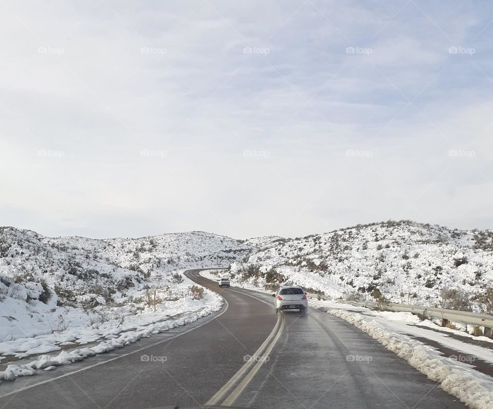 el camino y la nieve