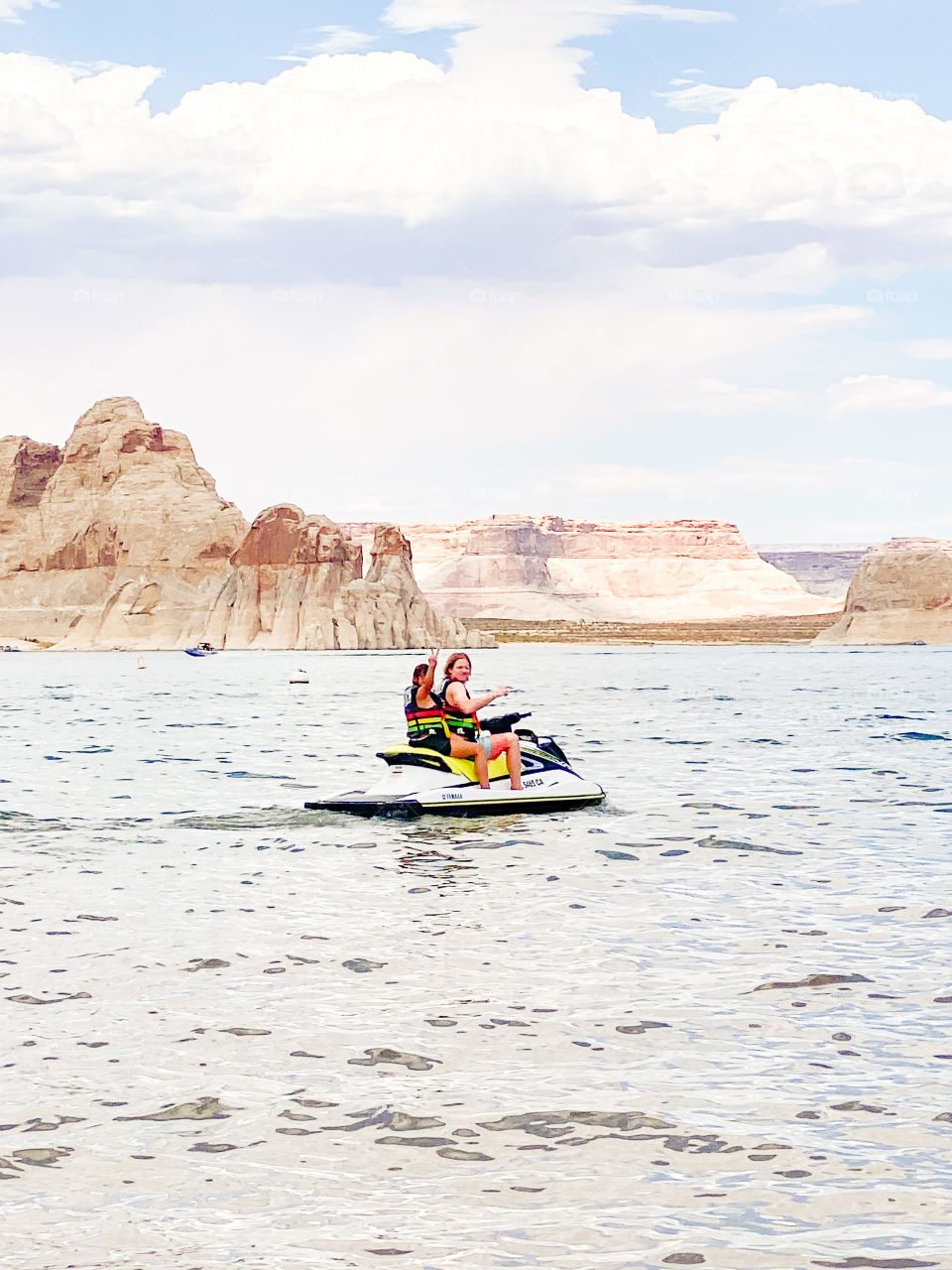 Jet skiing up and down Lake Powell makes for the perfect Family vacation. High speed on the water and filling weightless is the best kind of feeling. It definitely gets your heart pounding and your blood moving. 