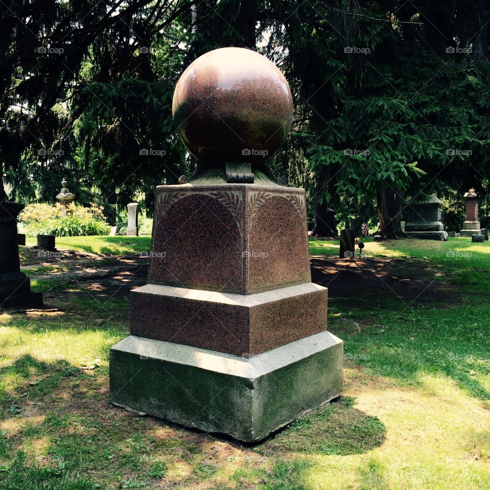 Ball statue 
