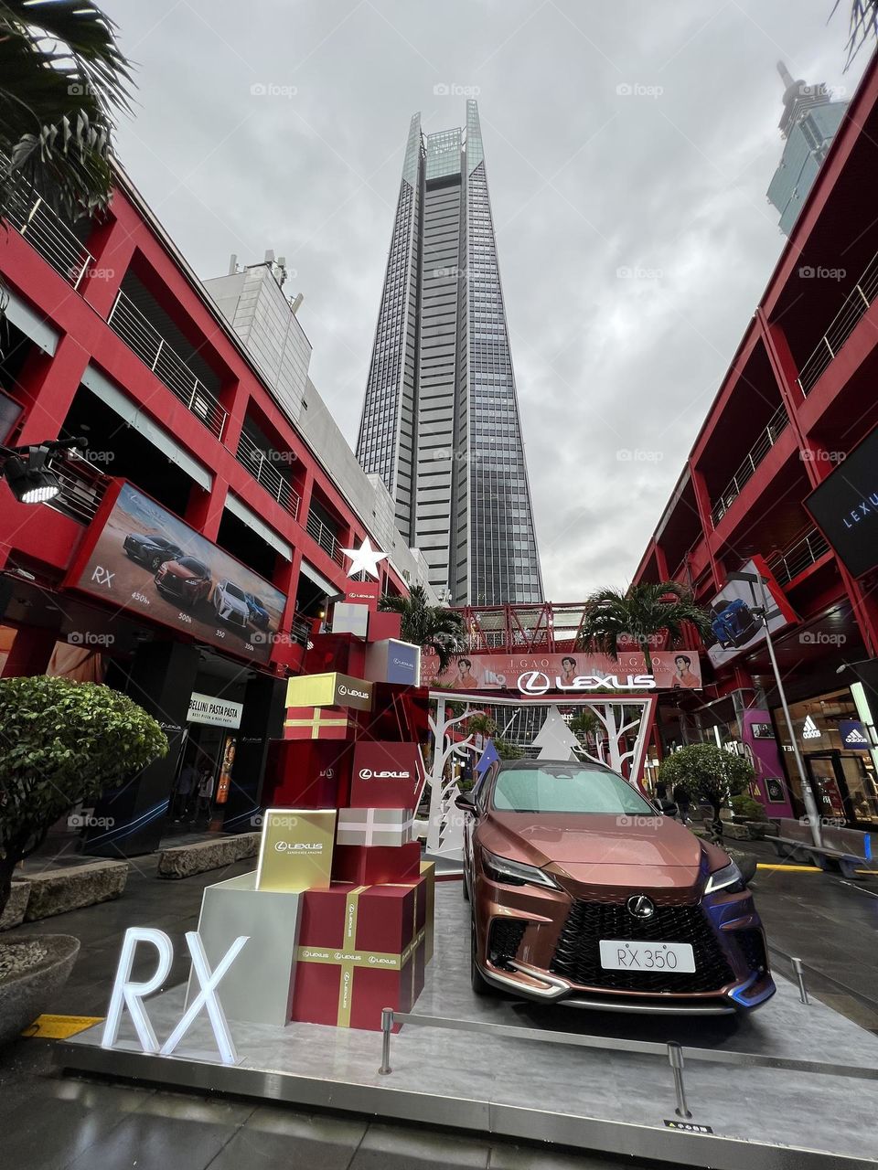 Vieshow cinemas and Lexus 