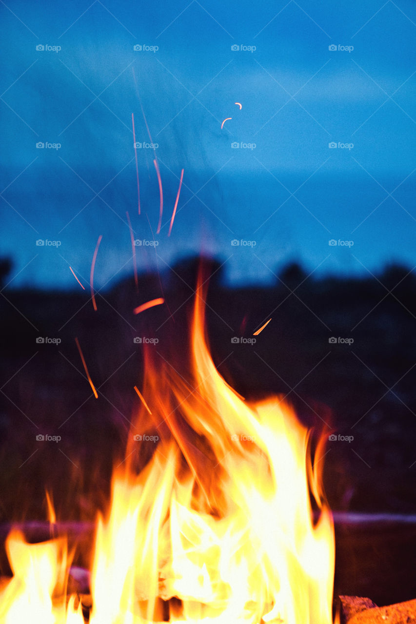 Campfire vanlife