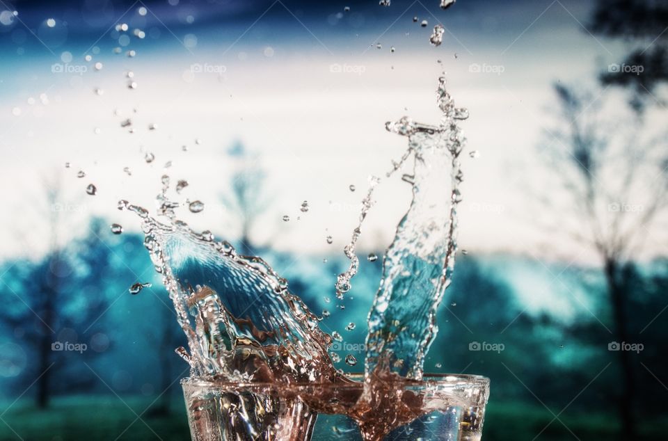 Water splashing in bowl