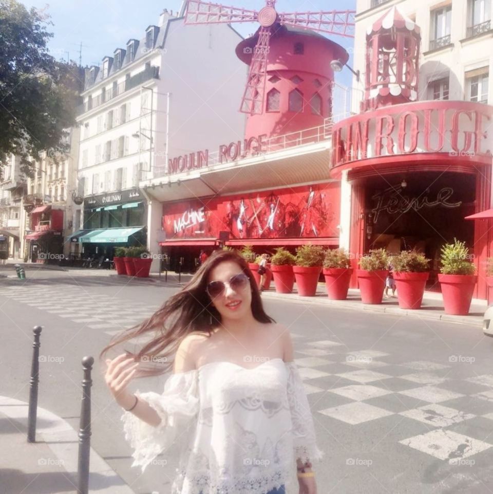 #paris #moulinrouge #style #hair #france ... I’m at the moulin rouge 