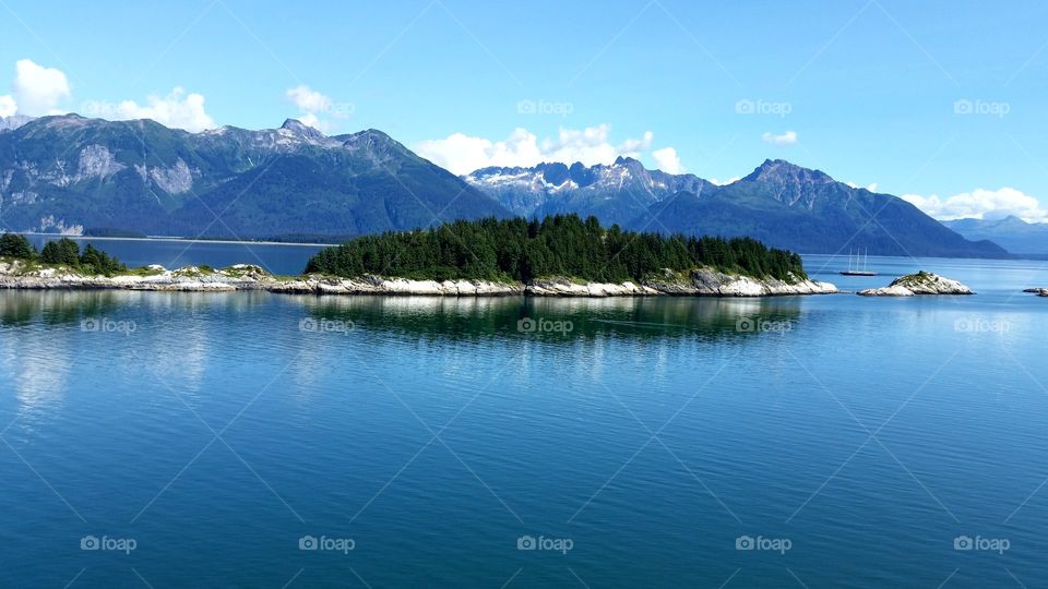 Idyllic lake with mountain