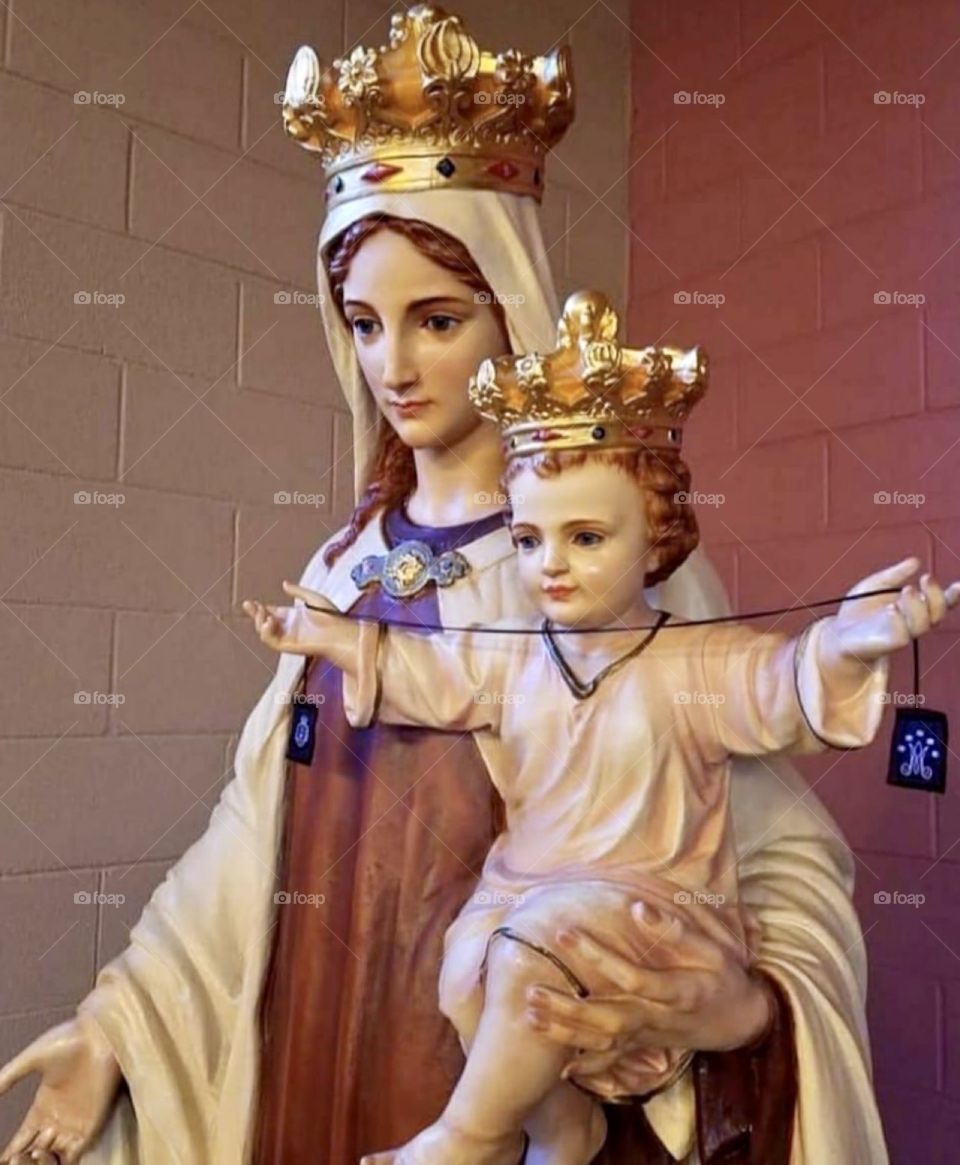 🙏 🇪🇸 Oh Maria, ruega por nosotros que recurrimos a ti.  Amén.  🇧🇷 Ó Maria, Nossa Senhora, rogai por nós que recorremos a vós. Amém. / 🇺🇸 O Mary, pray for us that we turn to you.  Amen. / 🇮🇹 O Madonna, prega per noi che ci rivolgiamo a te. Amen. 