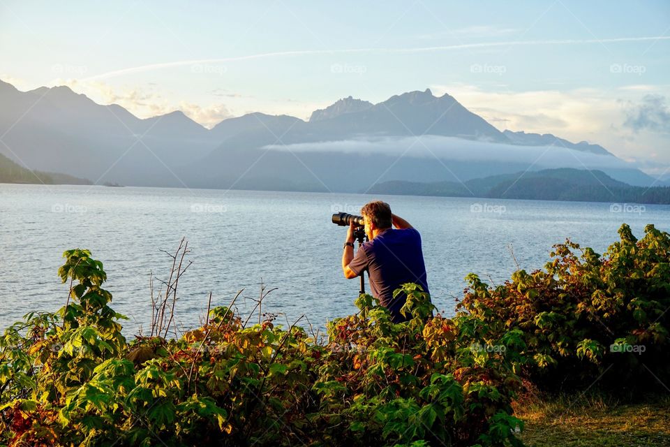 I like to photo beautiful landscapes ... me taking a photo of someone else taking a photo of the landscape too 😂