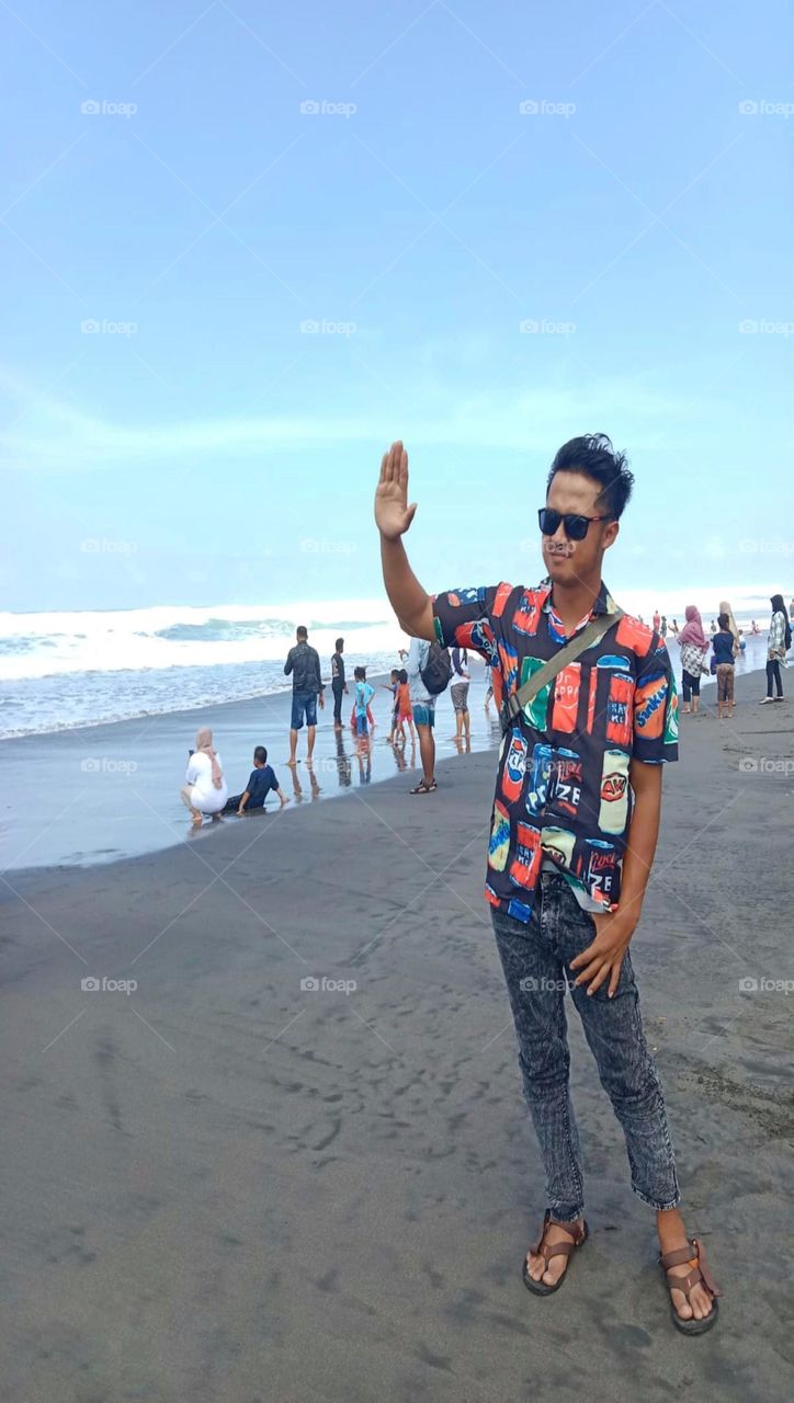 Beach style with best friends