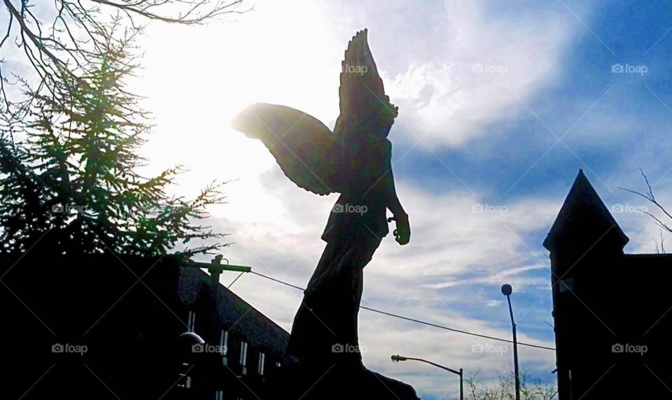 This magnificent metal angel statue stands in Bushwick, Bklyn where we lived several years ago. Set against the heavens with the angel‘s wings „breaking“ the light an otherworldly serene vibration can indeed be felt. 2019. Hypnotic Productions
