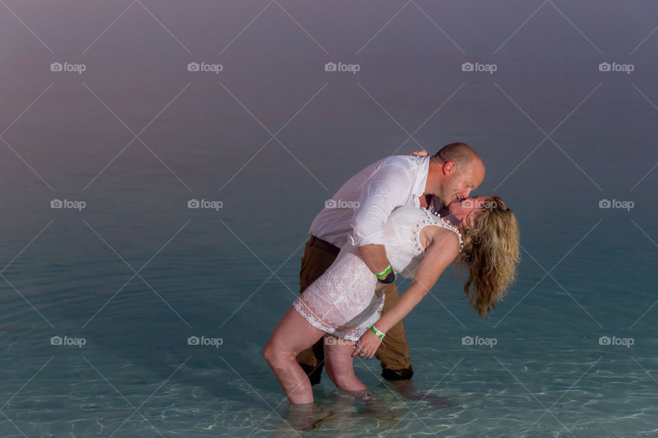 Kiss in the water 