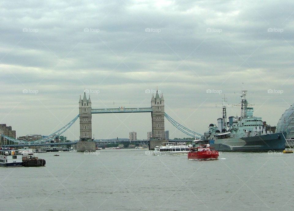 Approaching tower bridge and HMS Belfast 