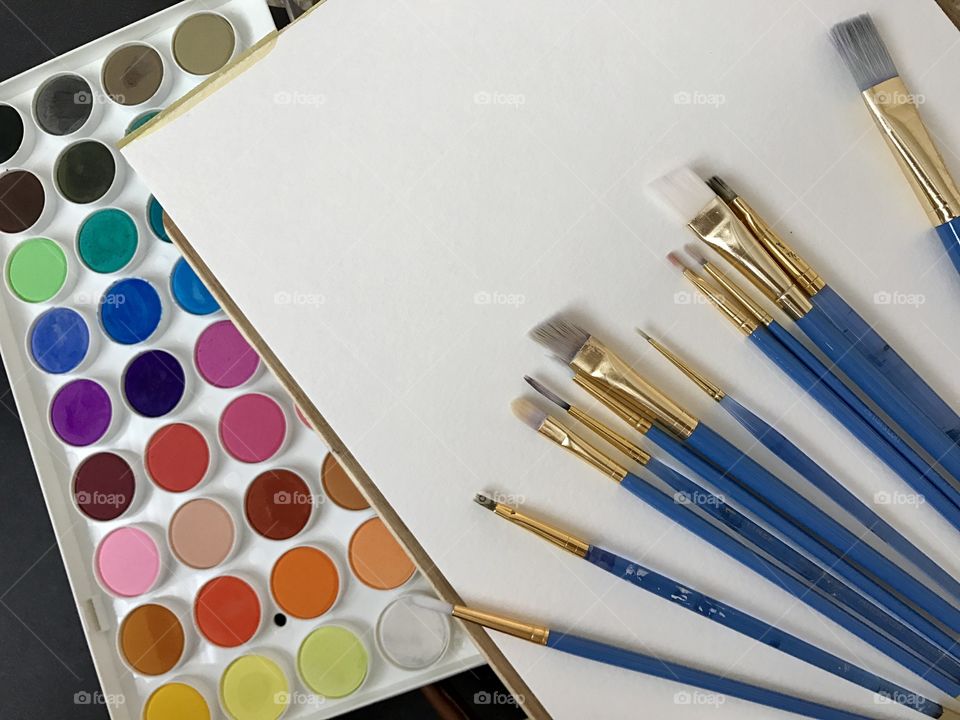 Paintbrush and color palette 