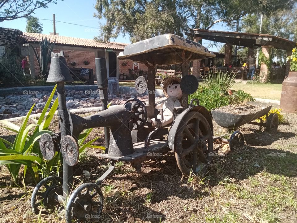 Mexican culture in a cheese factory, Otomi culture