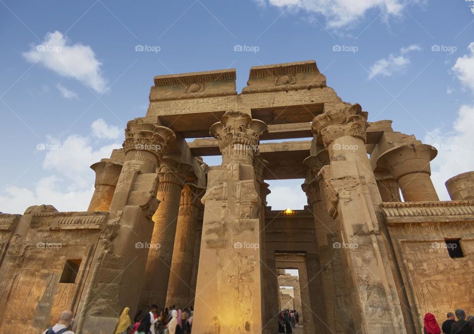 templo kom ombo en Egipto donde apreciamos sus esculturas y maravillas antiguas