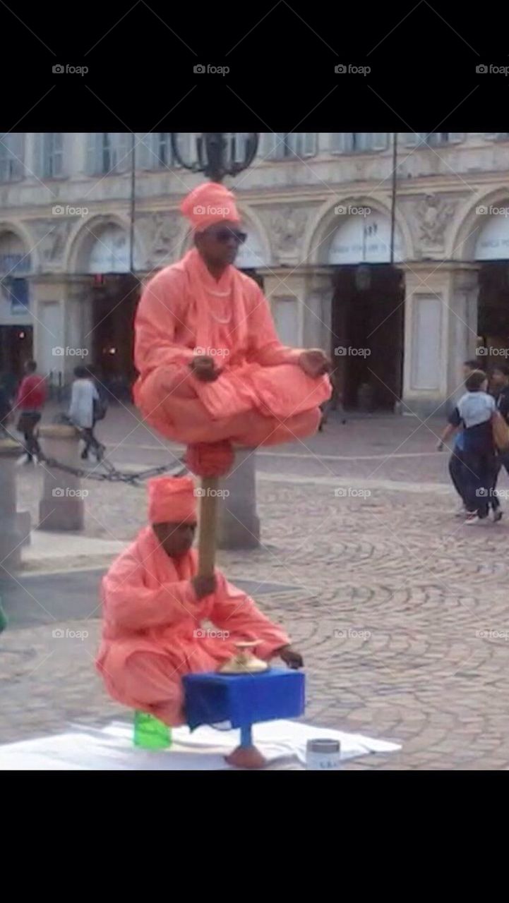 Ossessione fachiri sospesi