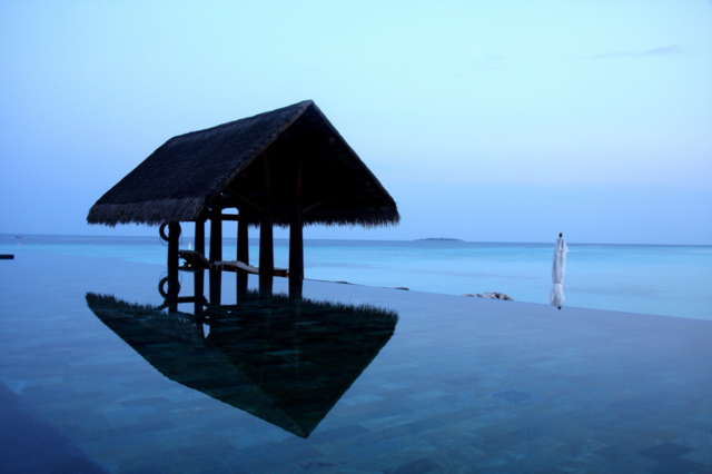 beach travel horizon reflection by maapu
