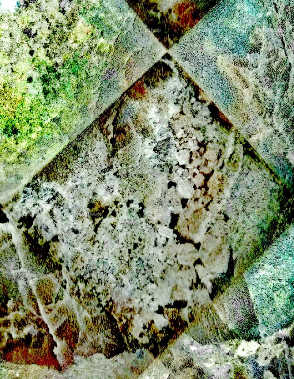 изумрудный