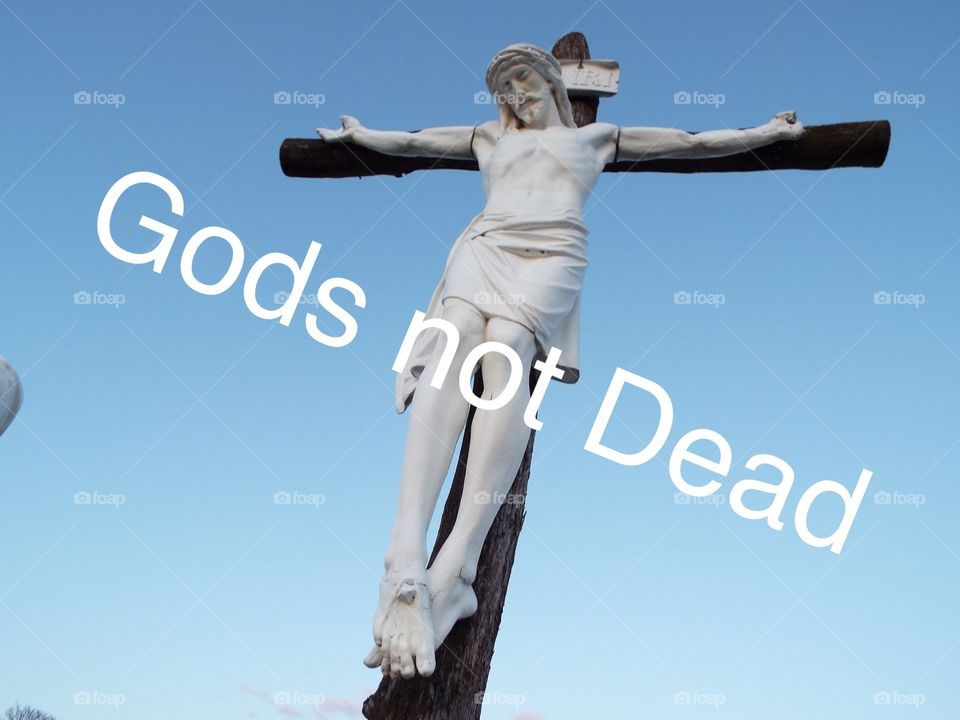 Jesus on the cross statue 