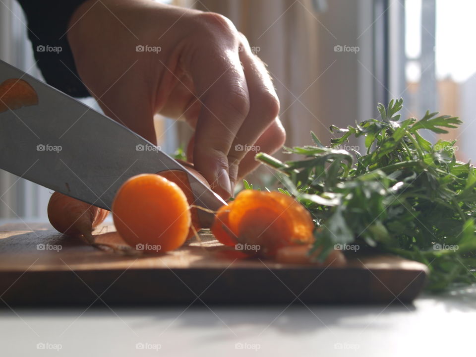 Cutting carrots